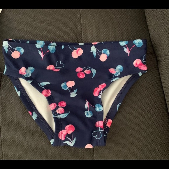 OshKosh B’gosh 2 piece swim wear for toddler 2T - Picture 3 of 5